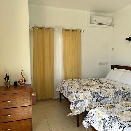 רוזו Eldorado Guesthouse & Car Rental מראה חיצוני תמונה